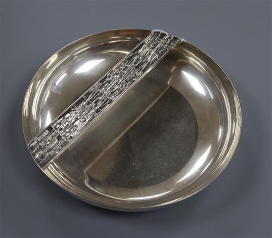 A 20th century Italian 800 white metal circular dish,